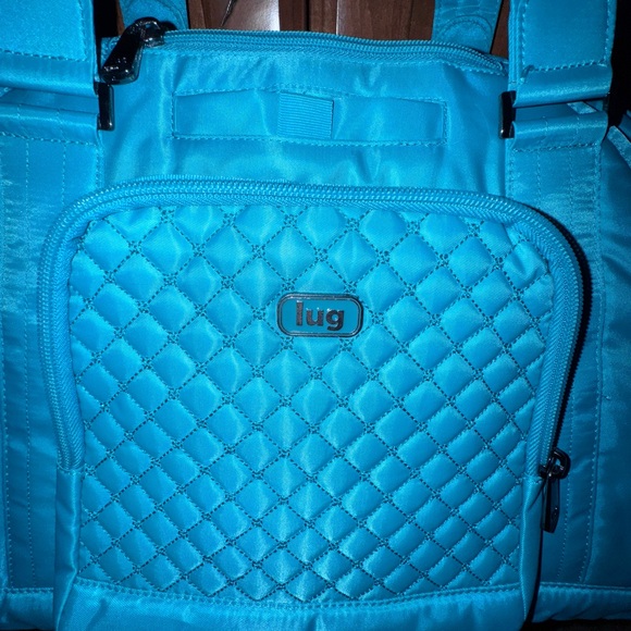 LUG PROPELLER~Turquoise~Multiple Zip pockets and slip pockets, detachable strap - Picture 4 of 16